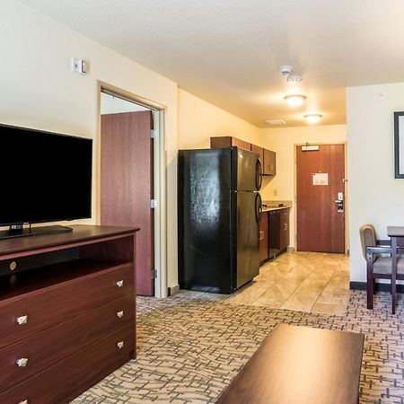 Cobblestone Hotel & Suites - Greenville Экстерьер фото