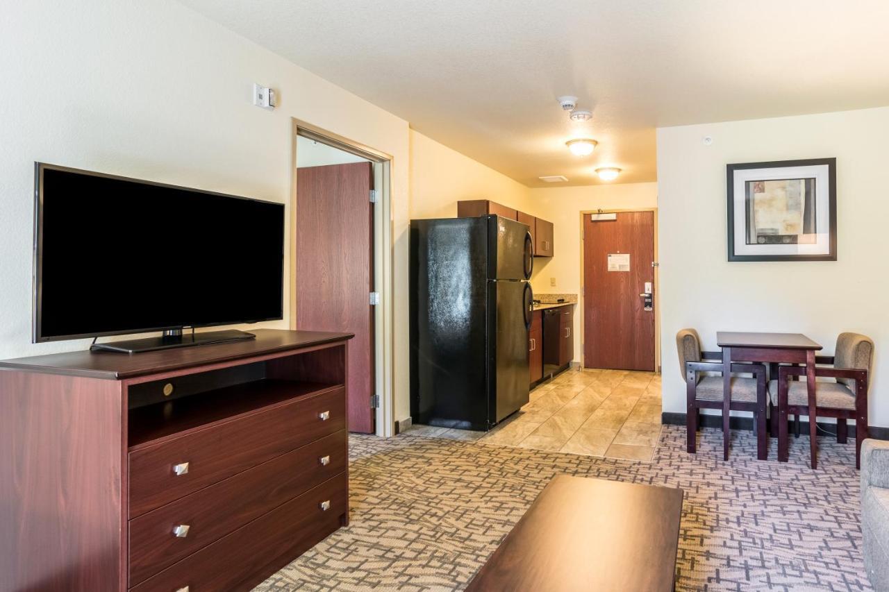 Cobblestone Hotel & Suites - Greenville Экстерьер фото