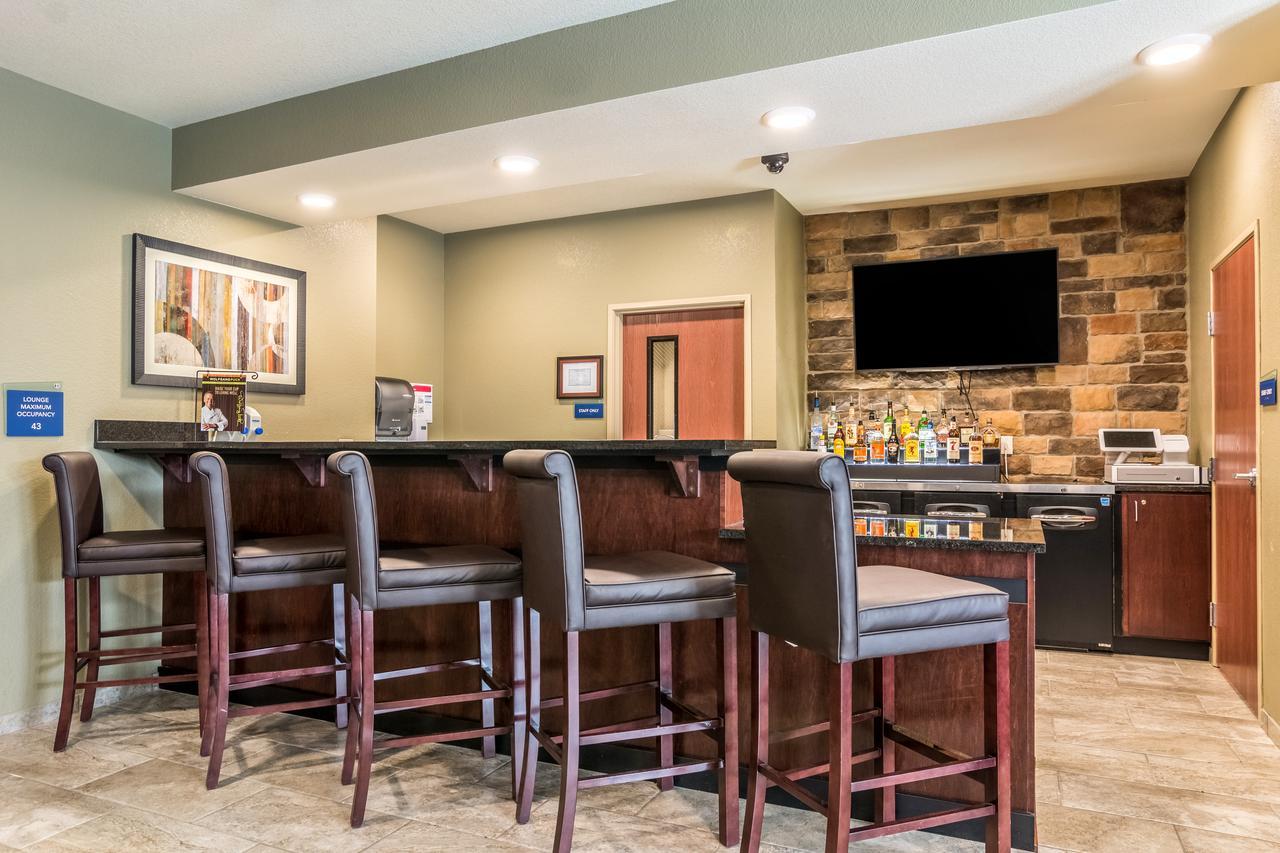 Cobblestone Hotel & Suites - Greenville Экстерьер фото