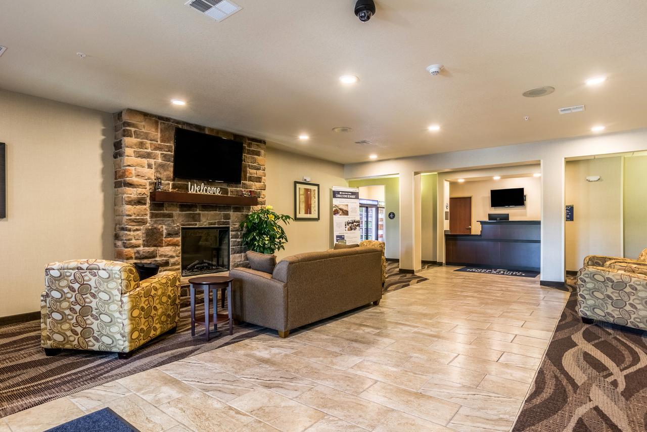 Cobblestone Hotel & Suites - Greenville Экстерьер фото