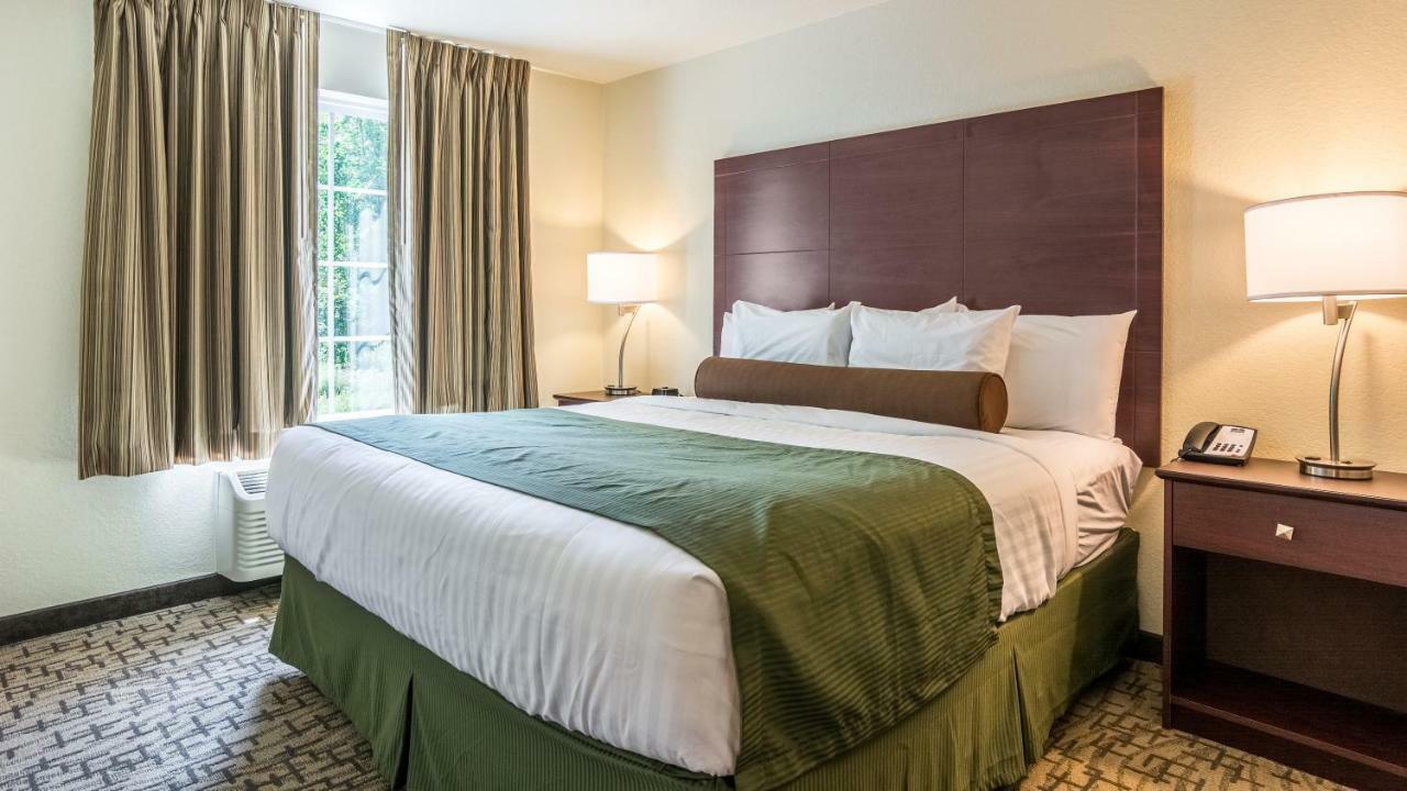 Cobblestone Hotel & Suites - Greenville Экстерьер фото