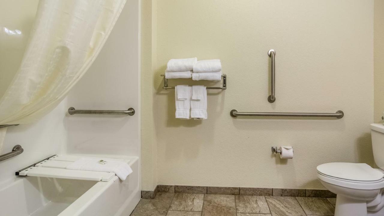 Cobblestone Hotel & Suites - Greenville Экстерьер фото