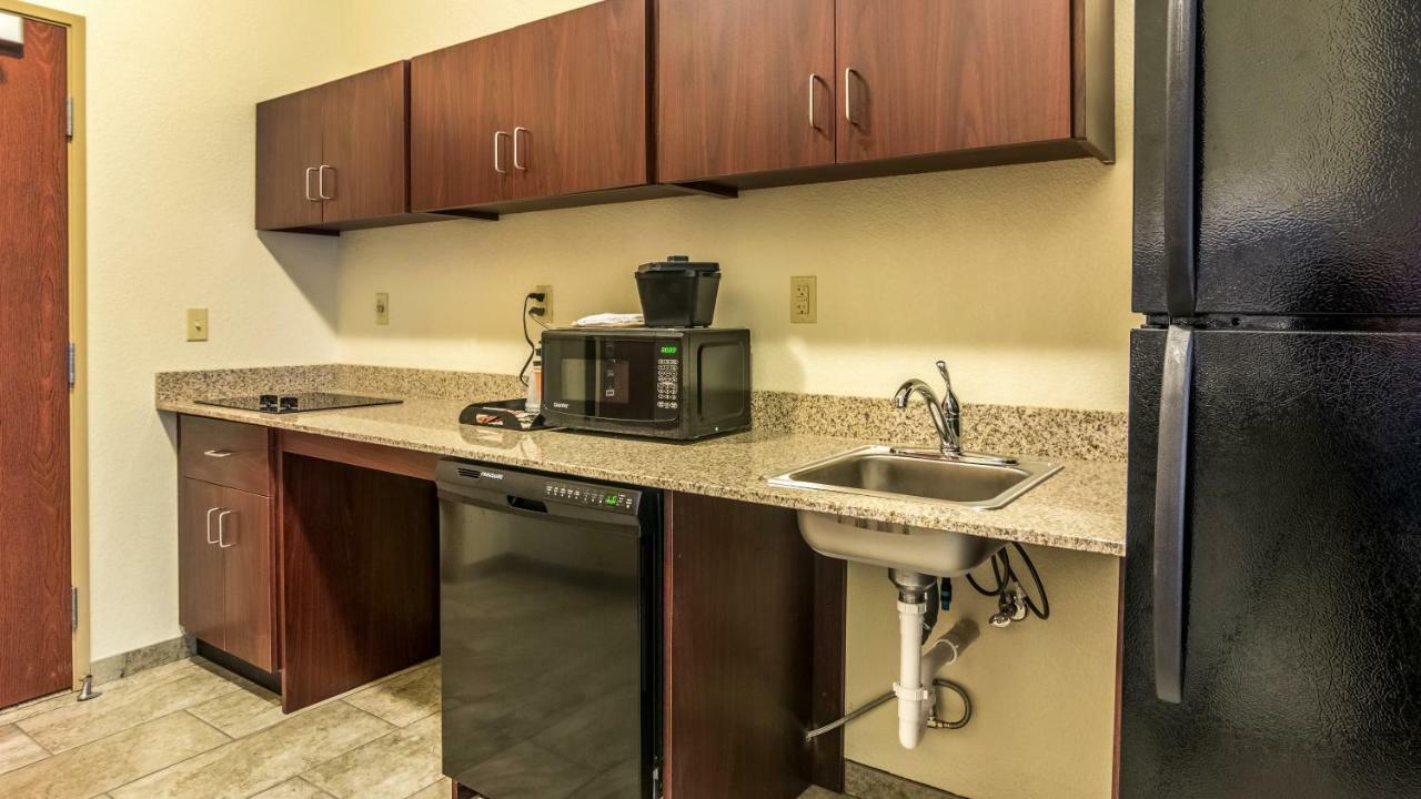 Cobblestone Hotel & Suites - Greenville Экстерьер фото